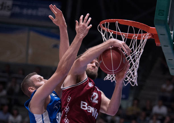 作为足球界 作为足球界