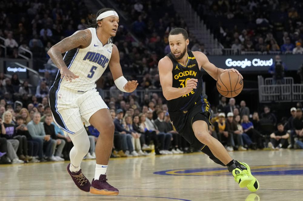 纽卡斯尔转向热刺目标巴黎圣日耳曼迎来转会转机