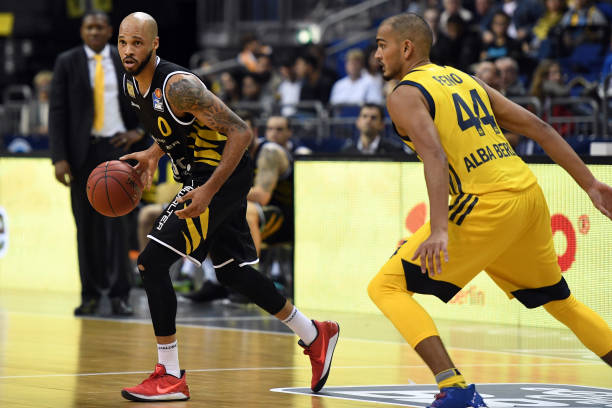 篮球——NBA常规赛：勇士胜尼克斯.